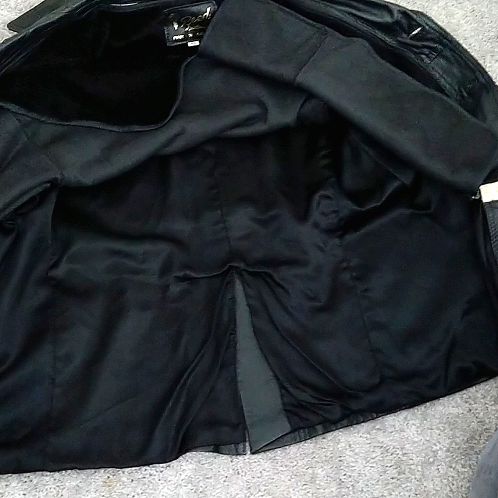 Leather Jacket - Picture 3 of 9